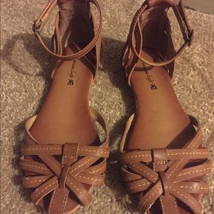 American Eagle Sandals